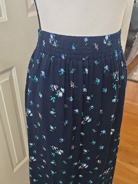 CROFT AND BARROW BRAND WOMEN'S PLUS SIZE BLUE FLORAL SKIRT SIZE 3X